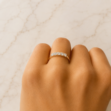 Cargar imagen en el visor de la galería, Anillo Cintillo Plata Circón Blanco