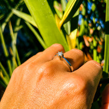 Cargar imagen en el visor de la galería, Anillo Solitario Brillante