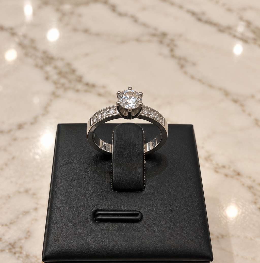 Anillo Solitario Diamante Queen