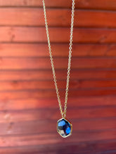 Cargar imagen en el visor de la galería, Collar Zafiro Gold Plated
