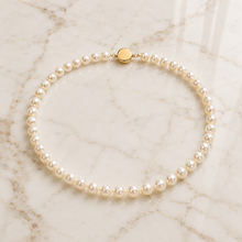 Cargar imagen en el visor de la galería, Collar de Perlas Cultivadas con Broche en Oro
