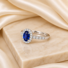 Cargar imagen en el visor de la galería, Anillo Zafiro y Diamantes
