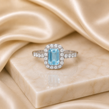 Cargar imagen en el visor de la galería, Anillo Aguamarina Diamantes
