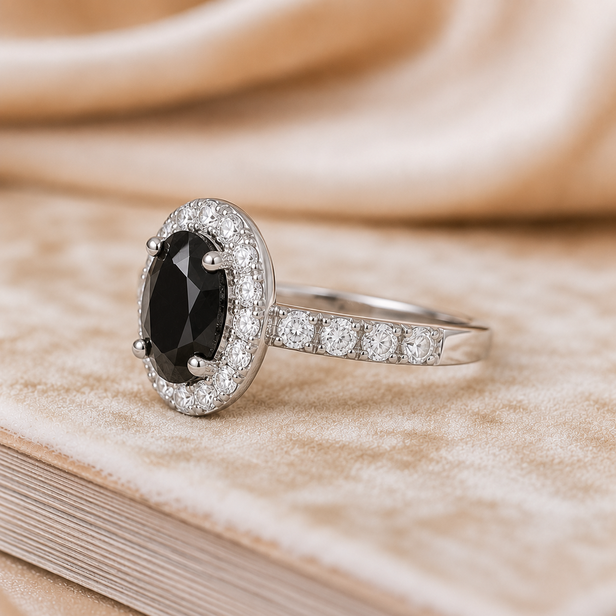 Anillo Diamante Negro Oval