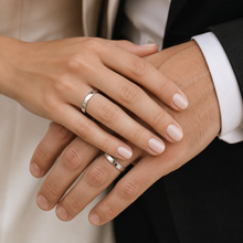 Cargar imagen en el visor de la galería, Argollas Matrimonio Planas- Oro Blanco
