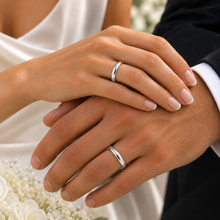 Cargar imagen en el visor de la galería, Argollas Matrimonio Inglés- Oro Blanco Diamante

