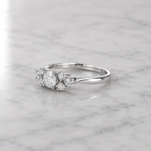 Cargar imagen en el visor de la galería, Anillo Diamantes Queen
