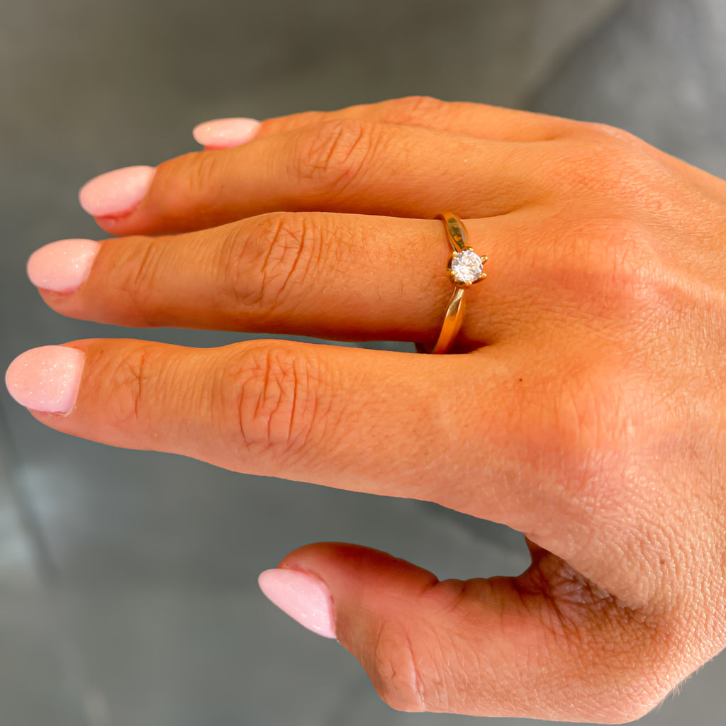 Anillo Solitario Circón