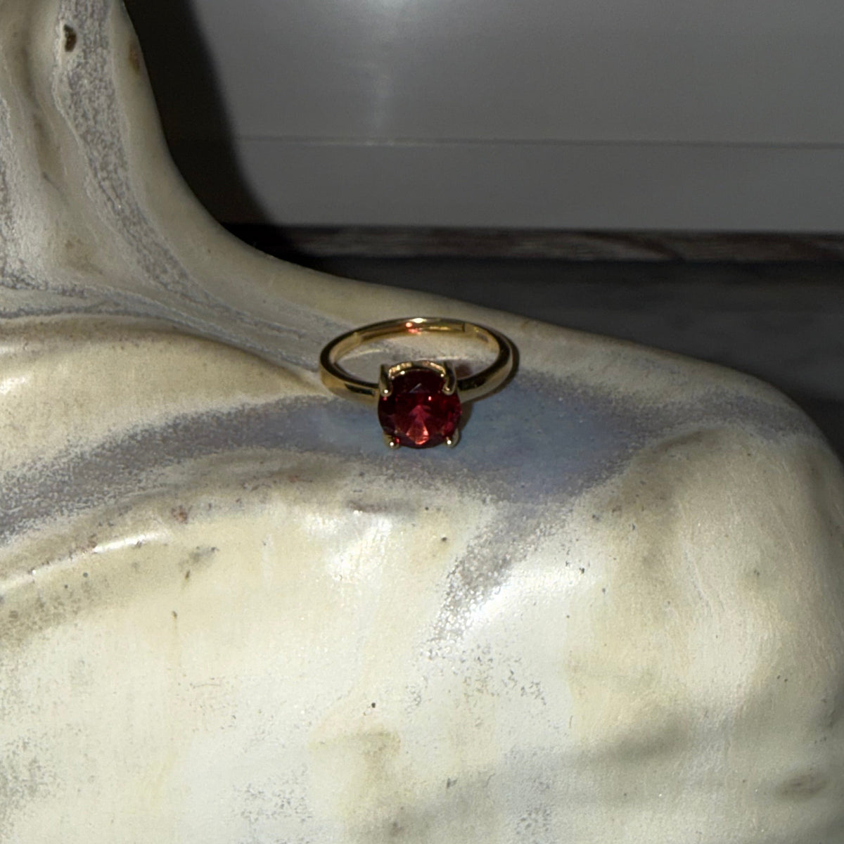 Anillo Silver Gold Plated Rubi Ajustable