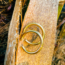 Cargar imagen en el visor de la galería, Argollas de Oro
