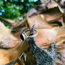 Cargar imagen en el visor de la galería, Anillo piedra negra
